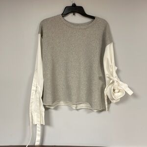 Melrose and Market  cute gray sweatshirt with white cotton sleeves with ties, L